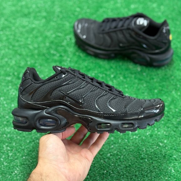 Nike Air Max Plus Tn Black Mens 604133-050 VNDS Sz 7 / WMNS Sz 8.5 - Picture 1 of 7